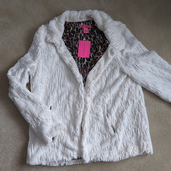 NWT Betsy Johnson faux fur jacket - Picture 3 of 7